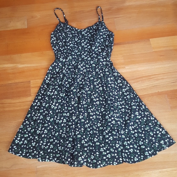 Old Navy Dresses & Skirts - Old Navy Floral Dress, XS